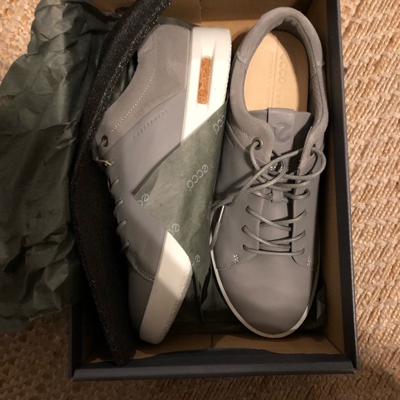 SALE! ECCO women’s corksphere sneaker gray leather/suede - Picture 3 of 7